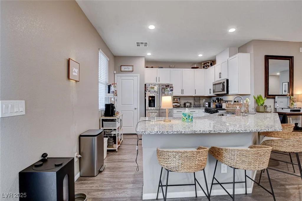 7960 Brookside Falls, Las Vegas, NV 89166
