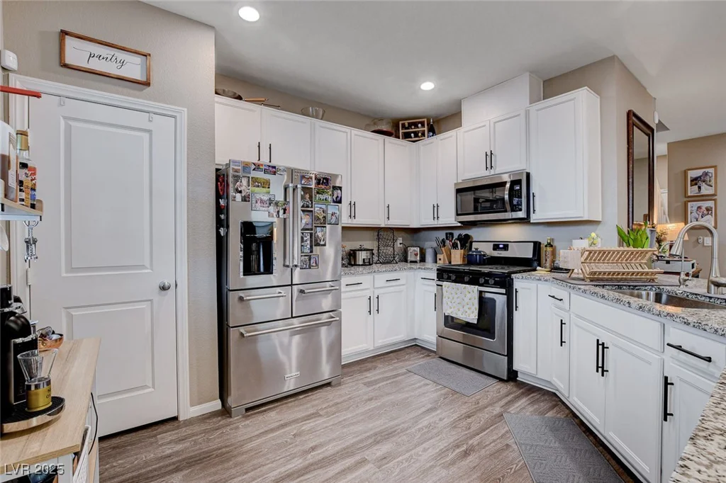 7960 Brookside Falls, Las Vegas, NV 89166