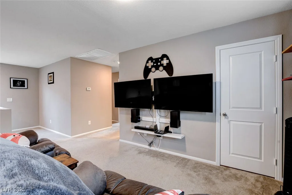 7960 Brookside Falls, Las Vegas, NV 89166
