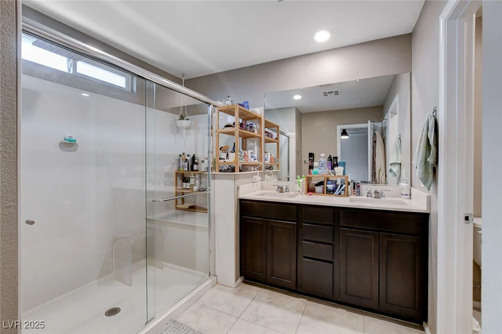 7960 Brookside Falls, Las Vegas, NV 89166