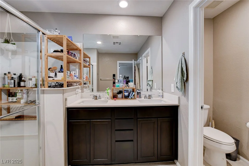 7960 Brookside Falls, Las Vegas, NV 89166