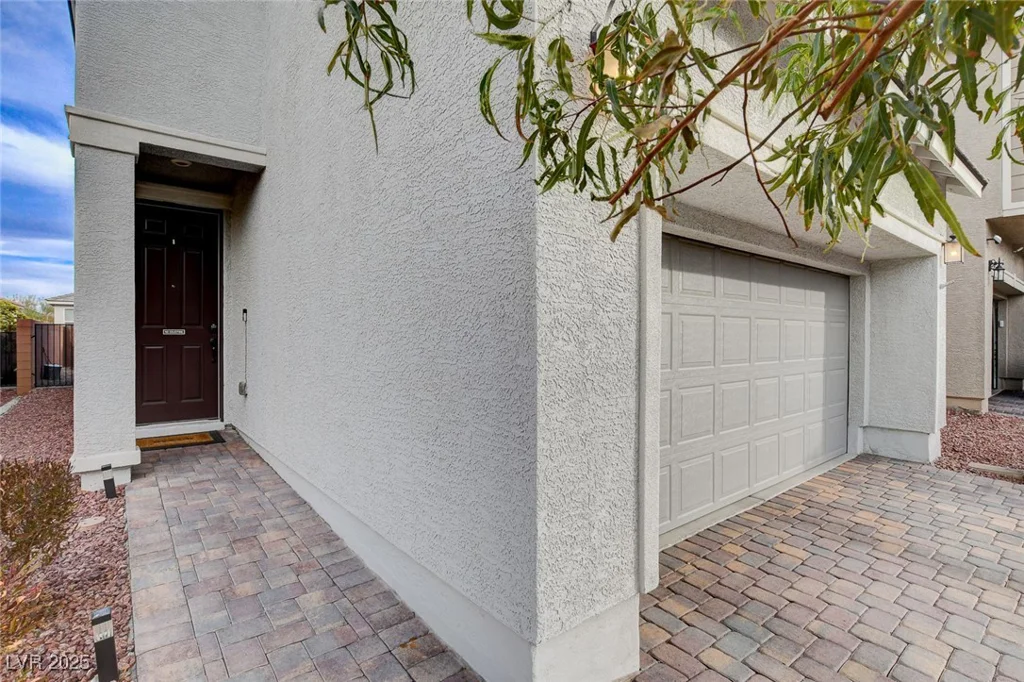 7960 Brookside Falls, Las Vegas, NV 89166