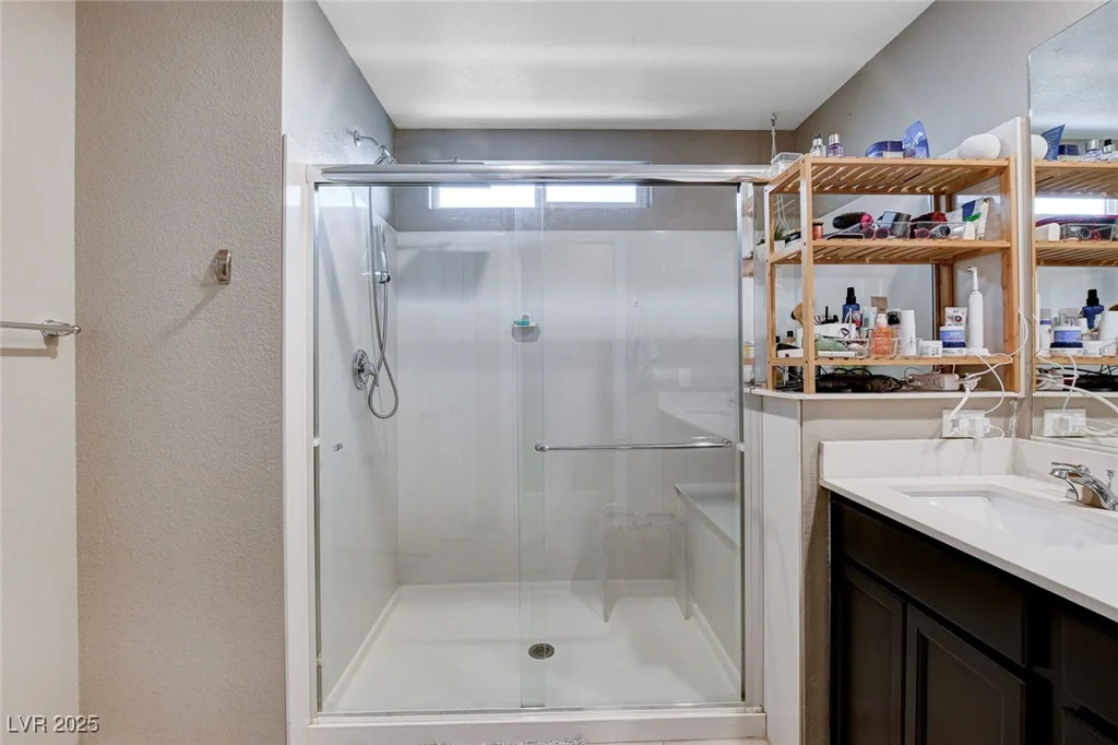 7960 Brookside Falls, Las Vegas, NV 89166