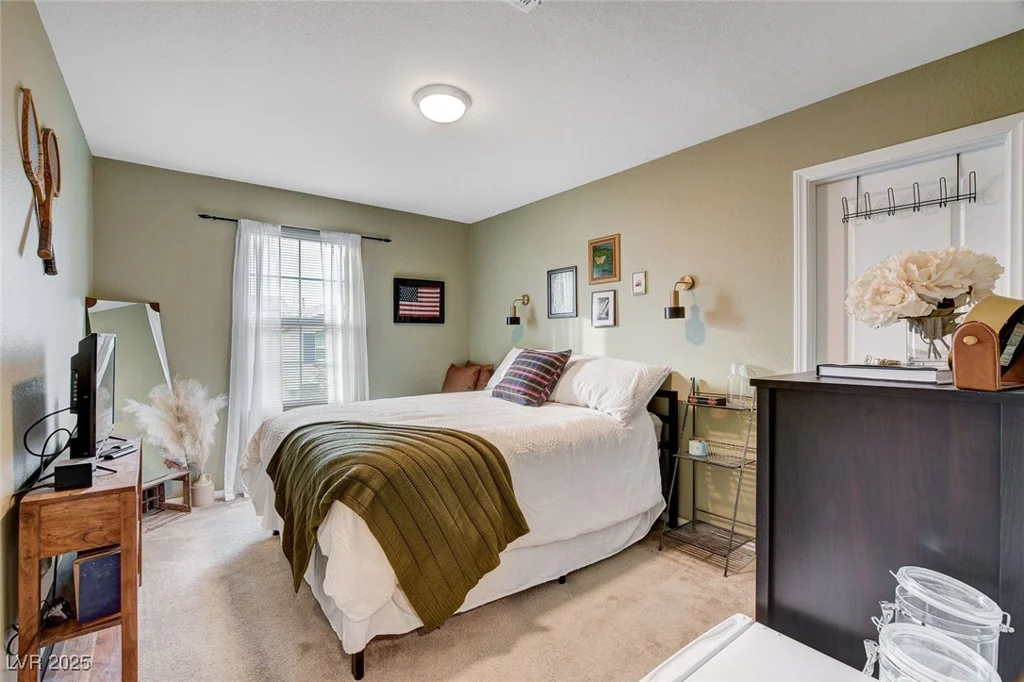 7960 Brookside Falls, Las Vegas, NV 89166