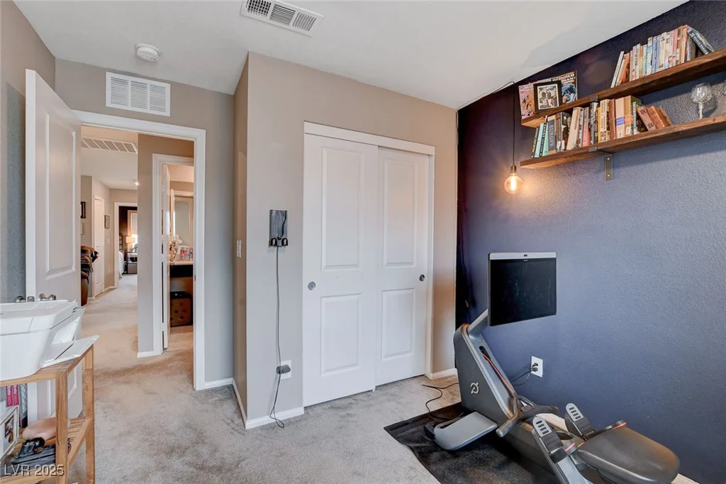 7960 Brookside Falls, Las Vegas, NV 89166