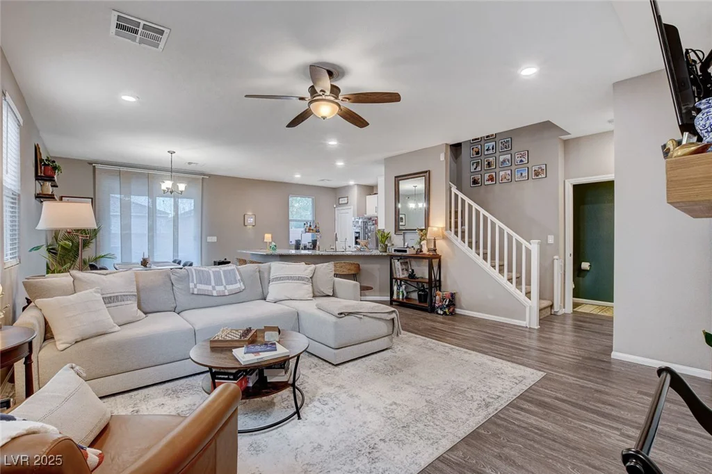 7960 Brookside Falls, Las Vegas, NV 89166