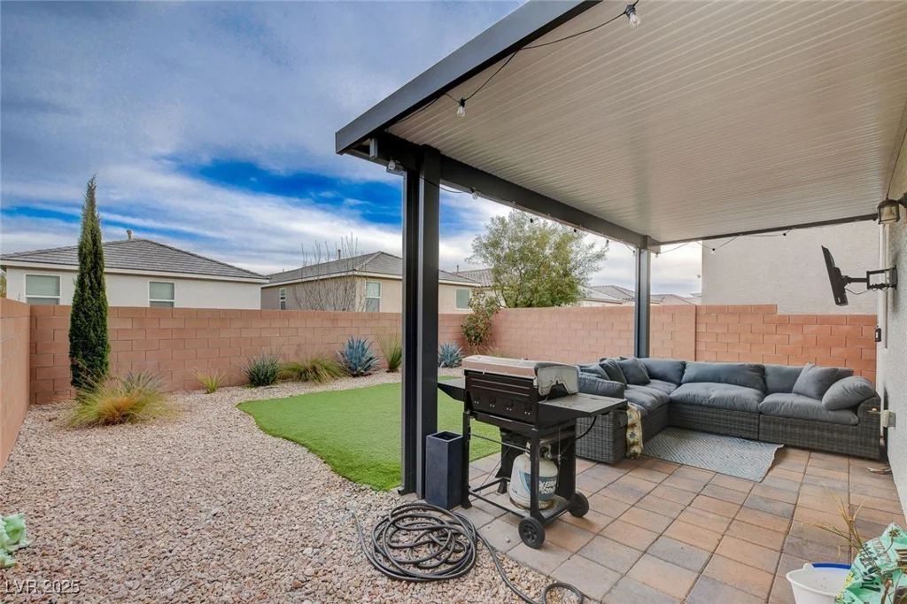 7960 Brookside Falls, Las Vegas, NV 89166