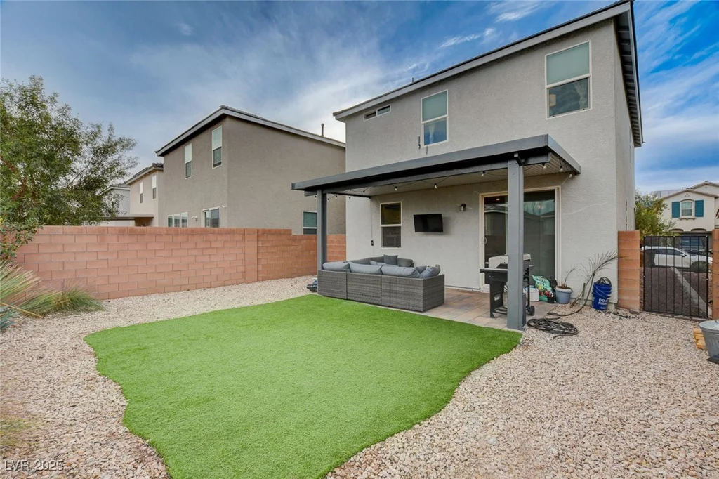 7960 Brookside Falls, Las Vegas, NV 89166