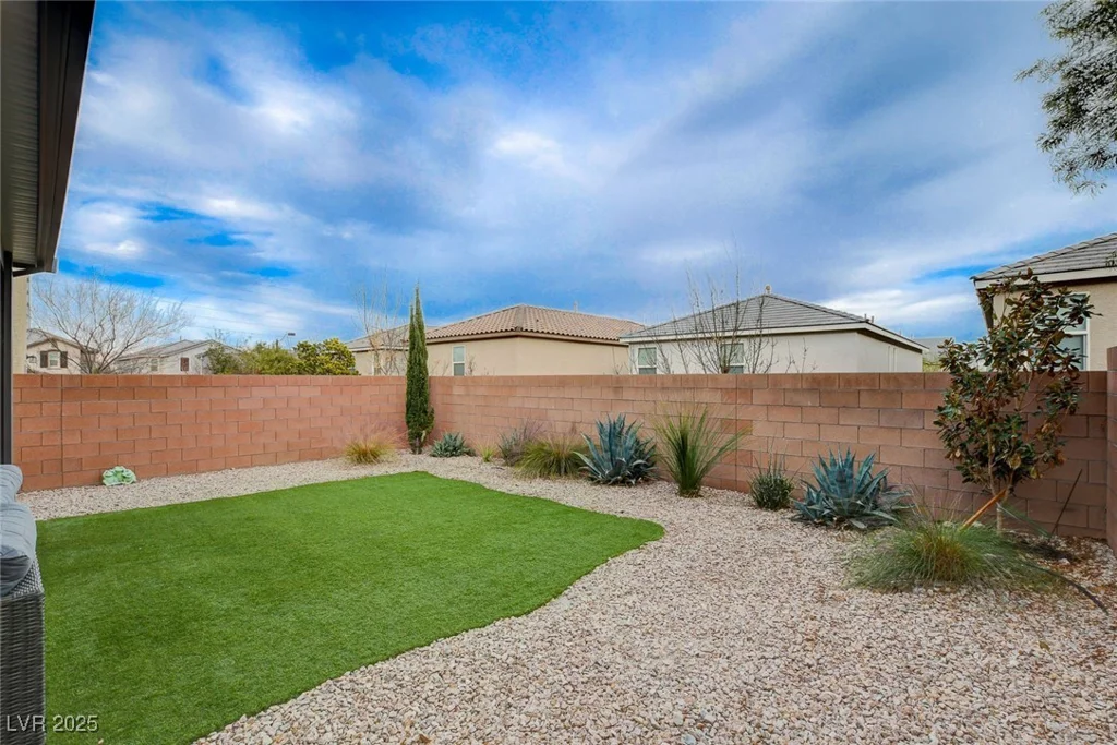 7960 Brookside Falls, Las Vegas, NV 89166