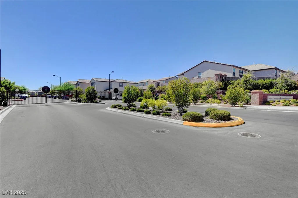 7960 Brookside Falls, Las Vegas, NV 89166