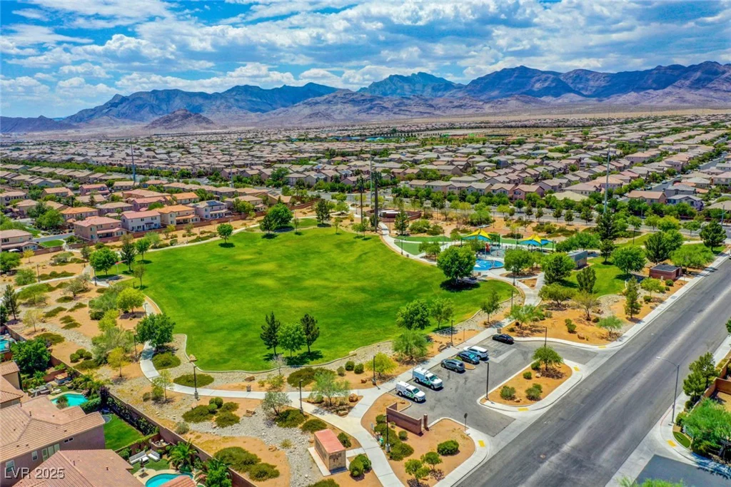 7960 Brookside Falls, Las Vegas, NV 89166