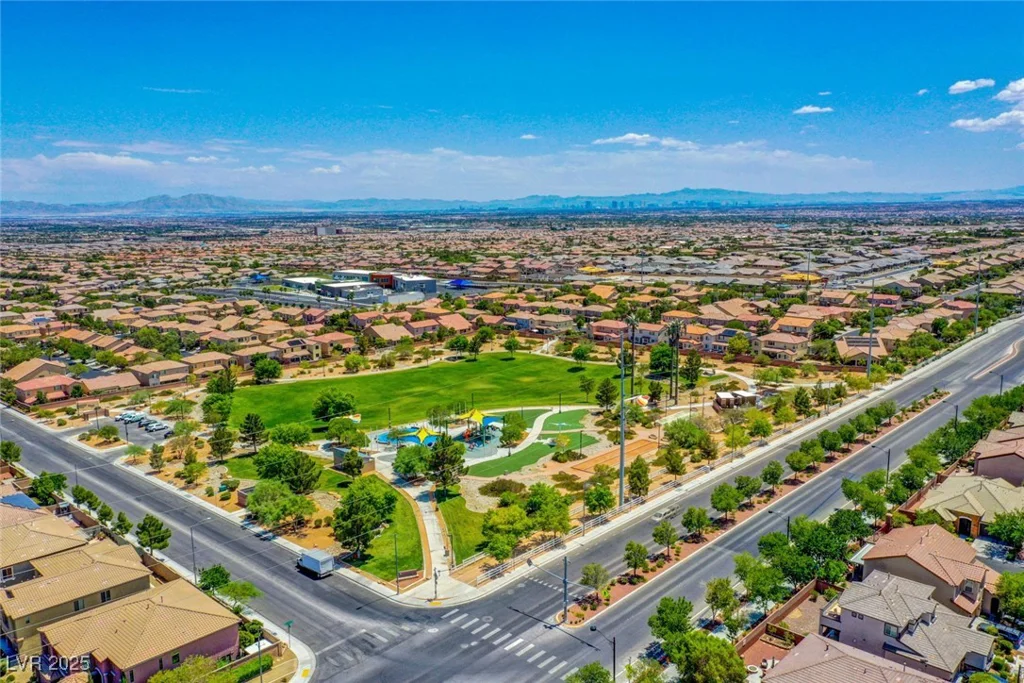 7960 Brookside Falls, Las Vegas, NV 89166