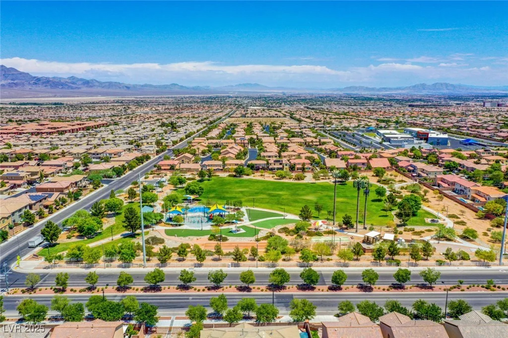 7960 Brookside Falls, Las Vegas, NV 89166