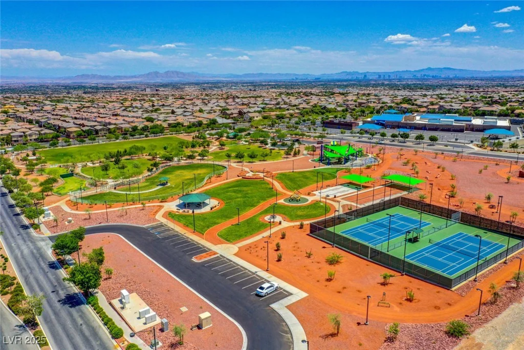 7960 Brookside Falls, Las Vegas, NV 89166