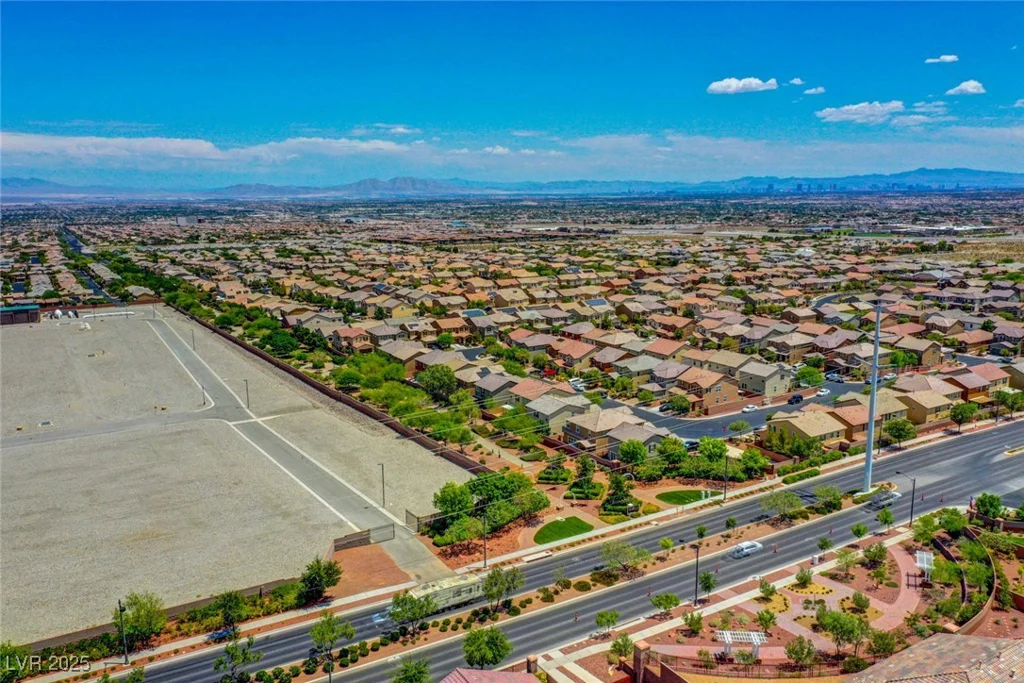 7960 Brookside Falls, Las Vegas, NV 89166