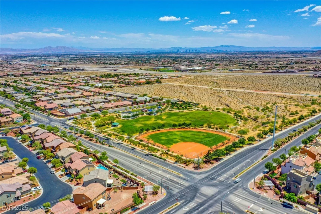 7960 Brookside Falls, Las Vegas, NV 89166