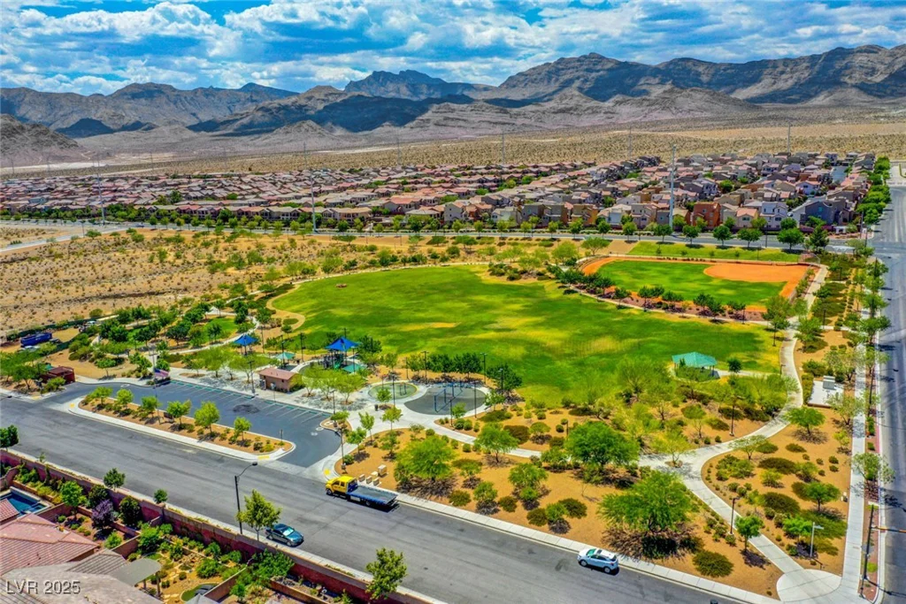7960 Brookside Falls, Las Vegas, NV 89166