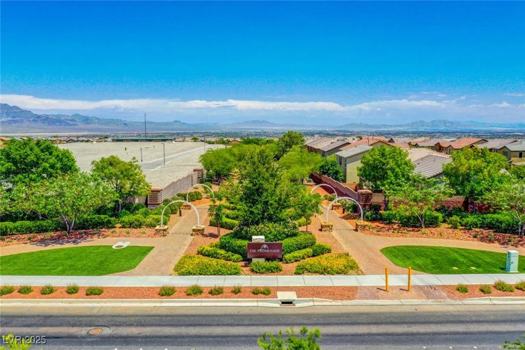 7960 Brookside Falls, Las Vegas, NV 89166