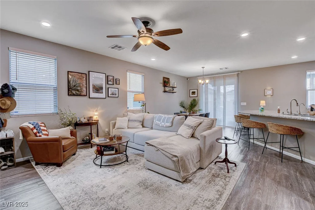 7960 Brookside Falls, Las Vegas, NV 89166