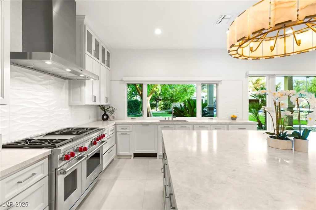 2327 ALTA, Las Vegas, NV 89107