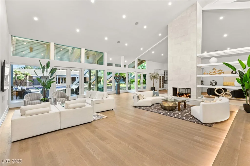 2327 ALTA, Las Vegas, NV 89107
