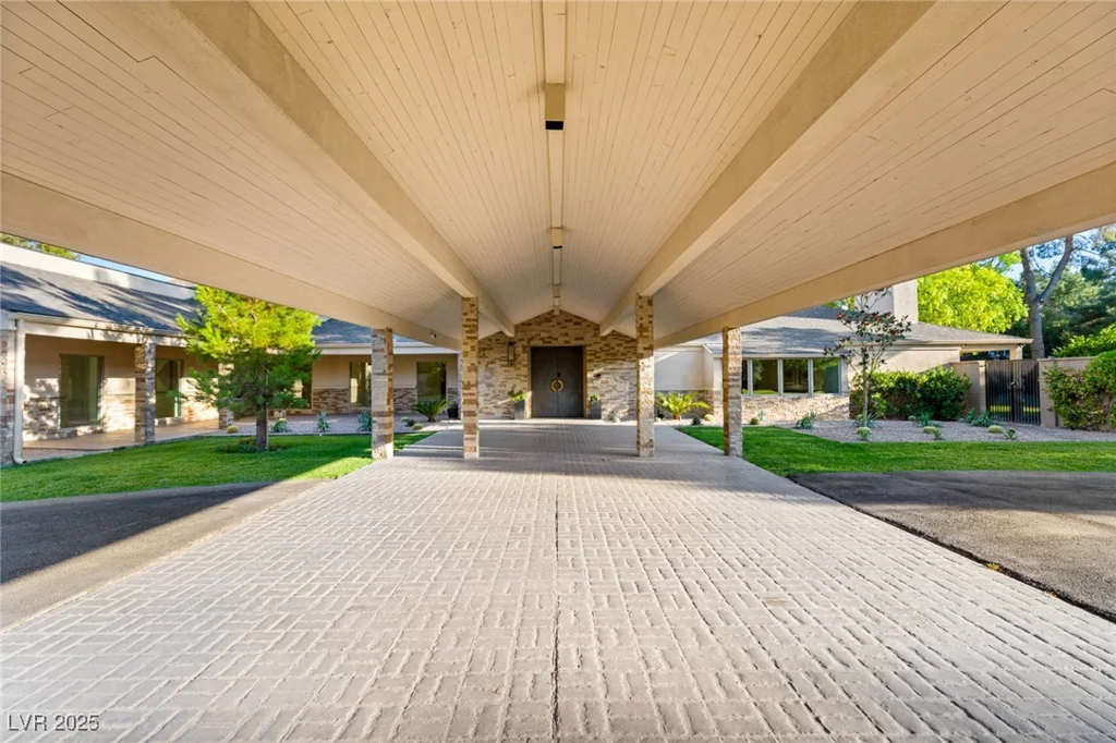 2327 ALTA, Las Vegas, NV 89107