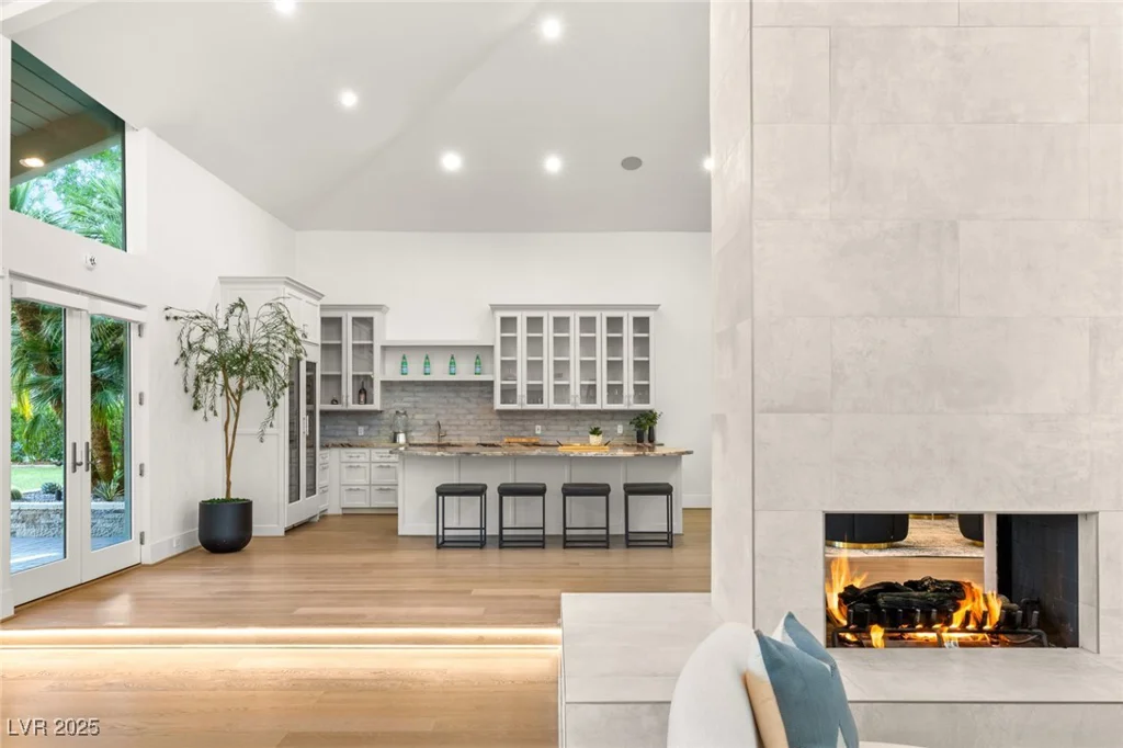 2327 ALTA, Las Vegas, NV 89107