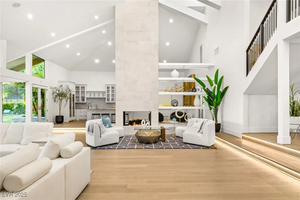 2327 ALTA, Las Vegas, NV 89107
