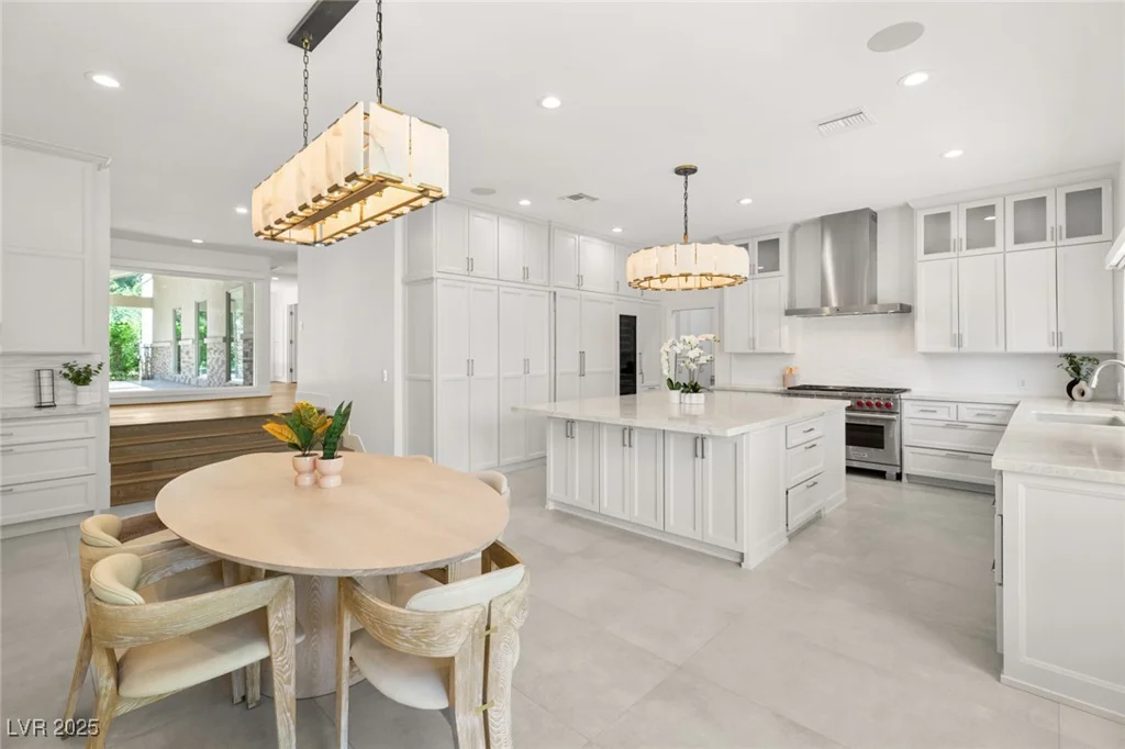 2327 ALTA, Las Vegas, NV 89107