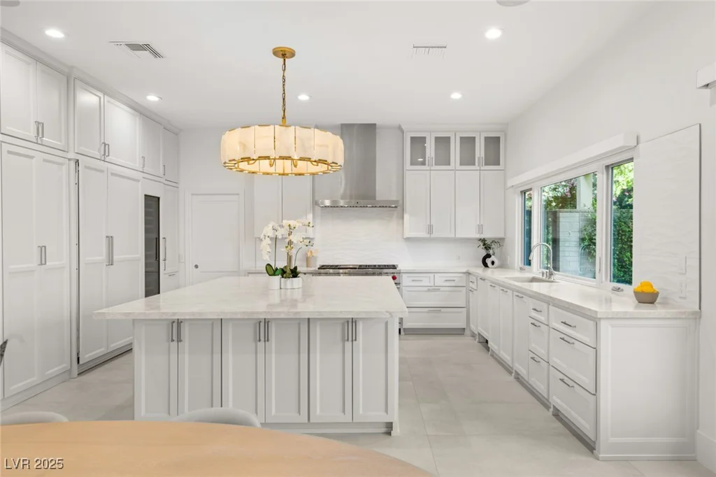 2327 ALTA, Las Vegas, NV 89107