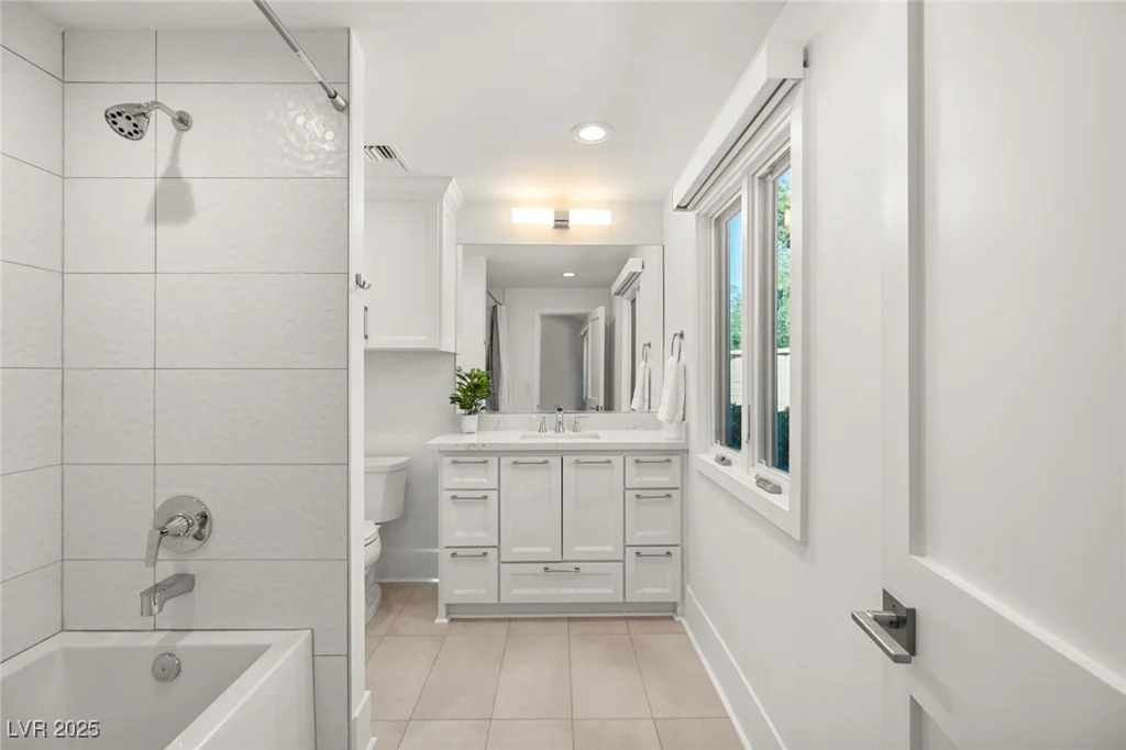 2327 ALTA, Las Vegas, NV 89107
