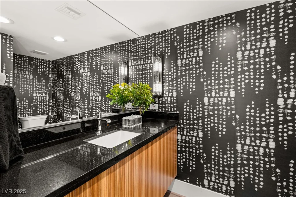 2327 ALTA, Las Vegas, NV 89107