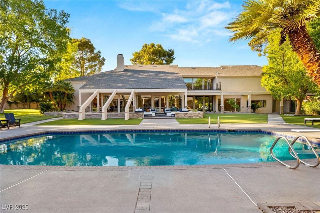 2327 ALTA, Las Vegas, NV 89107