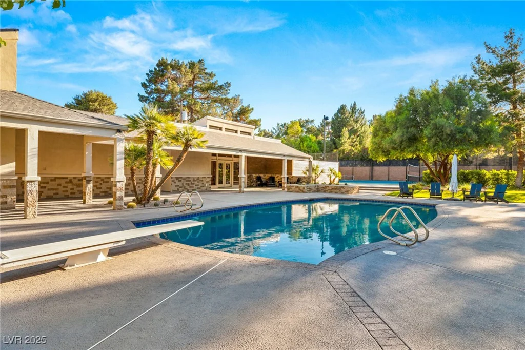 2327 ALTA, Las Vegas, NV 89107