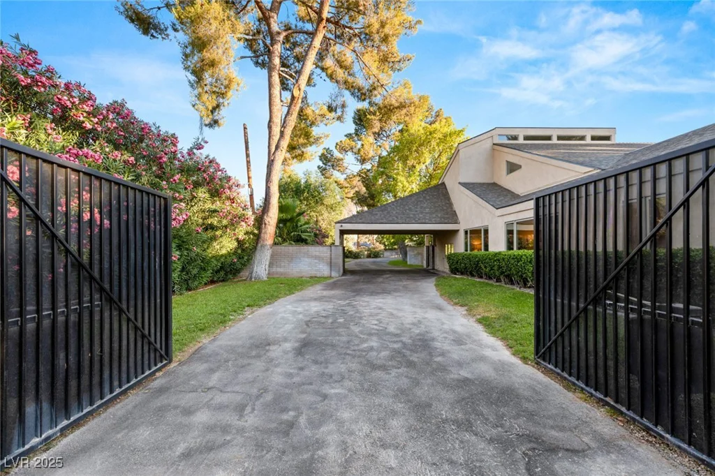 2327 ALTA, Las Vegas, NV 89107