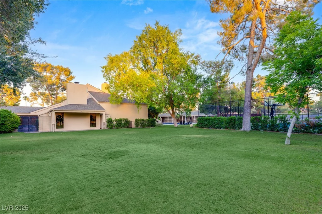 2327 ALTA, Las Vegas, NV 89107