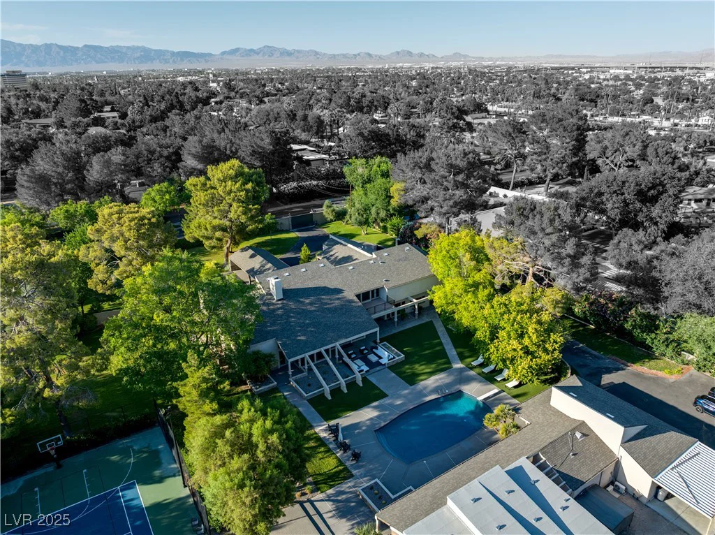 2327 ALTA, Las Vegas, NV 89107