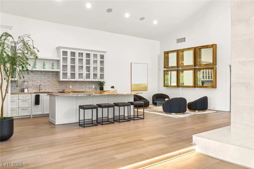 2327 ALTA, Las Vegas, NV 89107