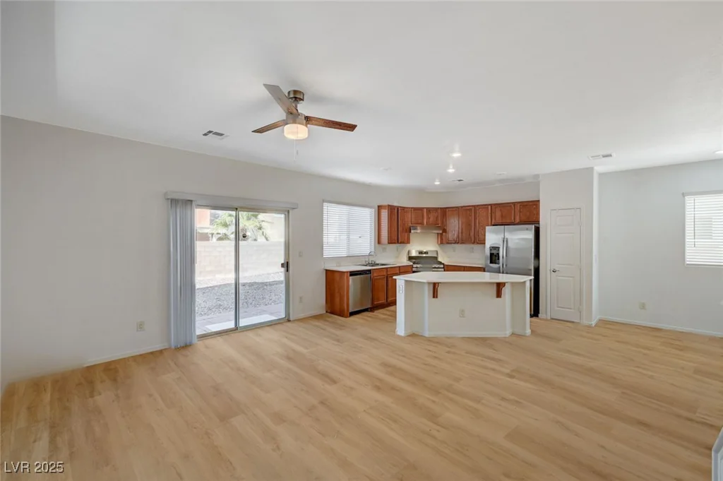 9204 Weeping Hollow, Las Vegas, NV 89178