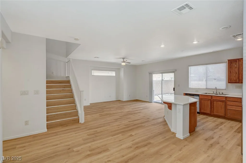 9204 Weeping Hollow, Las Vegas, NV 89178