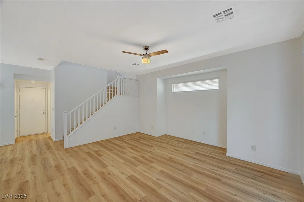 9204 Weeping Hollow, Las Vegas, NV 89178
