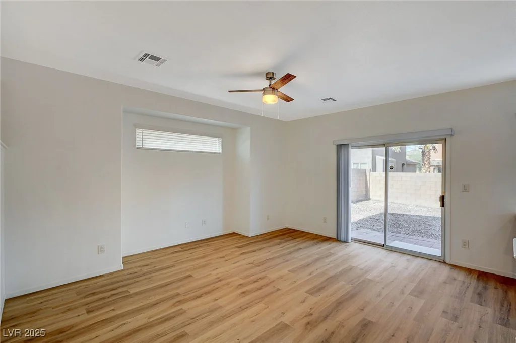 9204 Weeping Hollow, Las Vegas, NV 89178