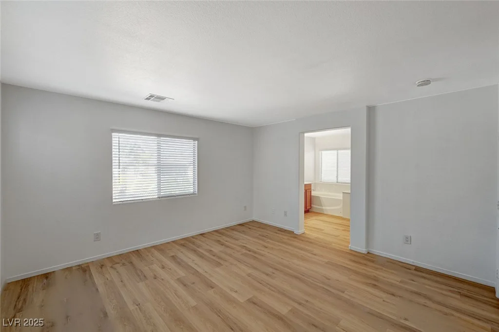 9204 Weeping Hollow, Las Vegas, NV 89178