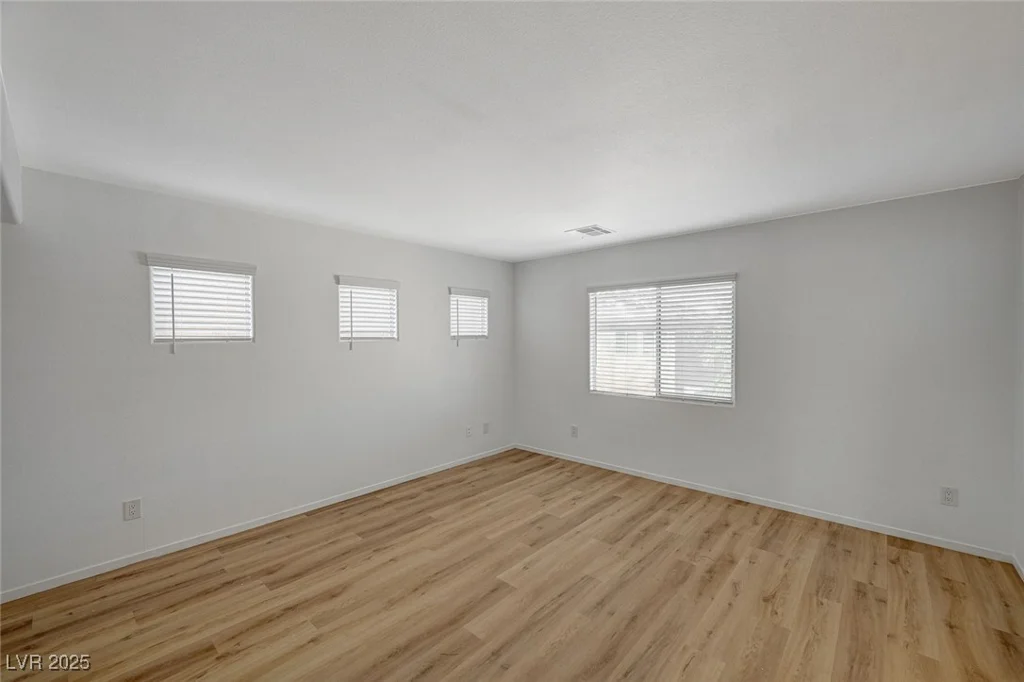 9204 Weeping Hollow, Las Vegas, NV 89178