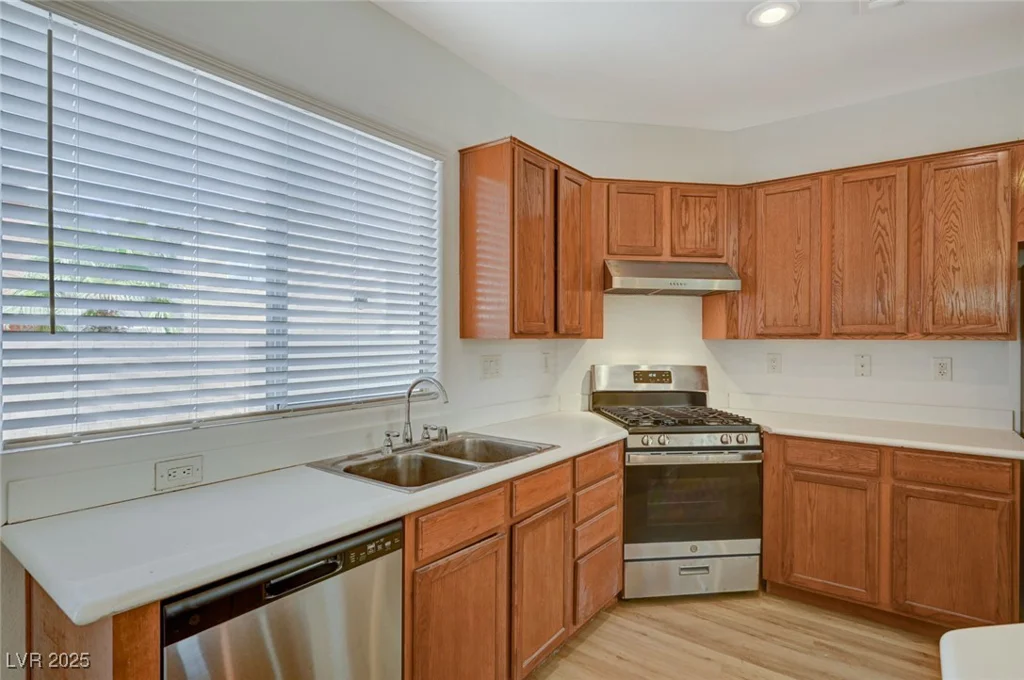 9204 Weeping Hollow, Las Vegas, NV 89178