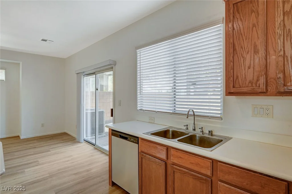 9204 Weeping Hollow, Las Vegas, NV 89178