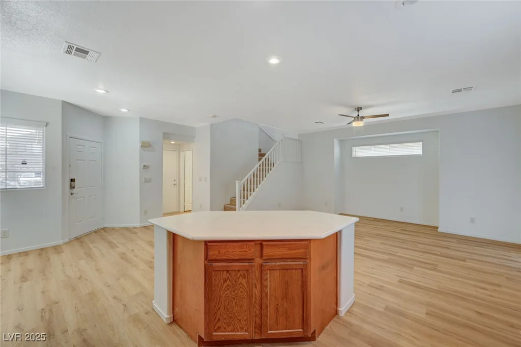 9204 Weeping Hollow, Las Vegas, NV 89178