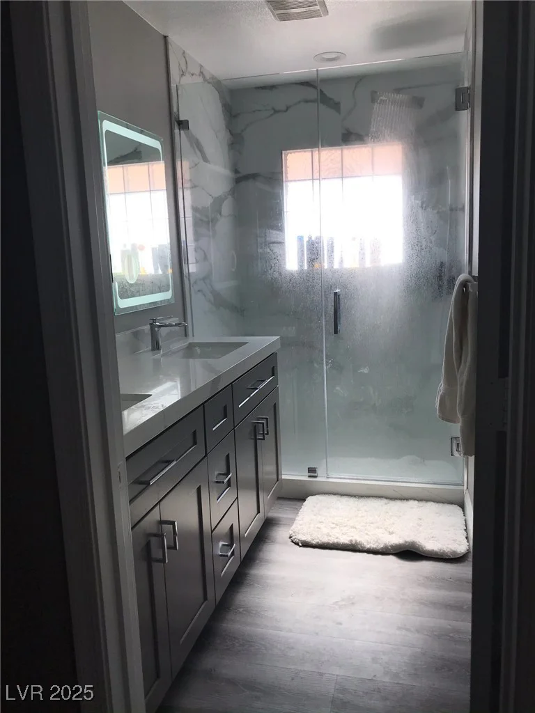 9356 Sparkling Waters, Las Vegas, NV 89129