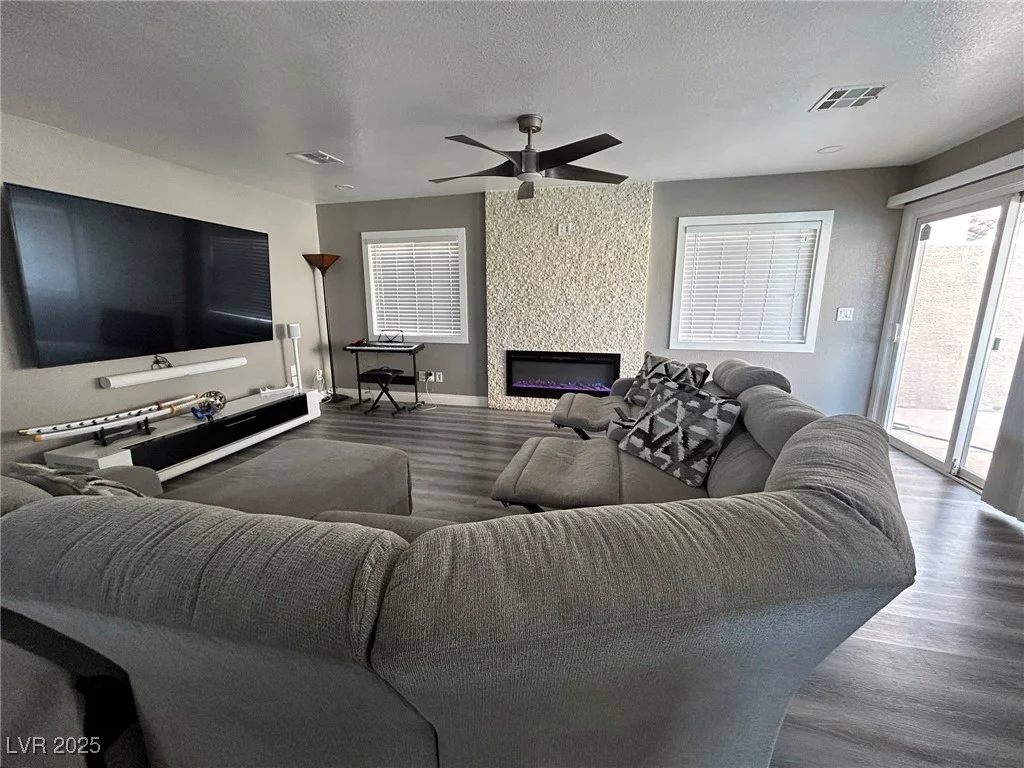 9356 Sparkling Waters, Las Vegas, NV 89129
