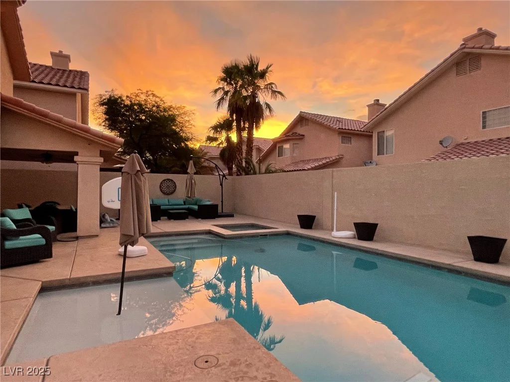 9356 Sparkling Waters, Las Vegas, NV 89129